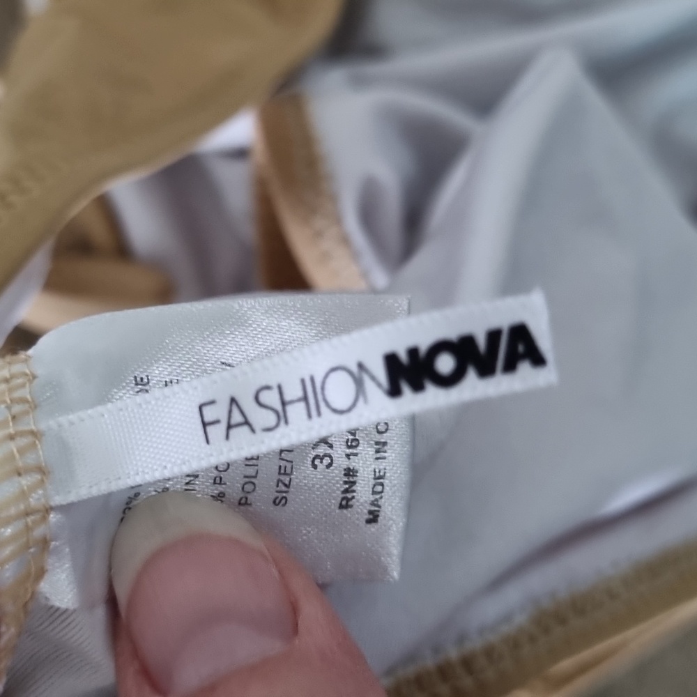 Fashion Nova, tan bikini set, ruched,  adjustable straps, size 3 XL - Picture 9 of 10